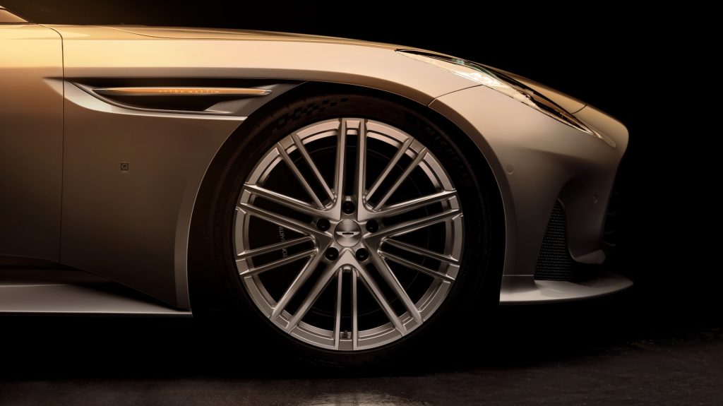 Aston Martin DB12 Goldfinger Edition